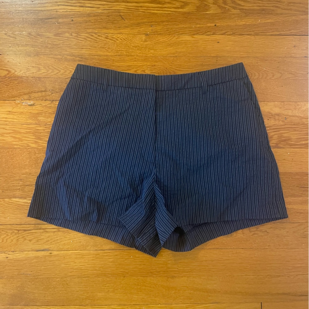 NWT Express Navy Seersucker Pinstripe Shorts, Size 12